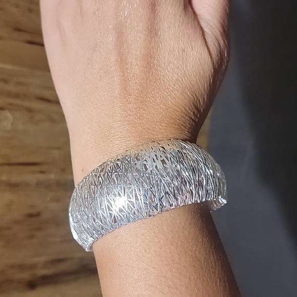 UltraFine Silver Large Bold Wire Wrapped Cuff - Picture 4 of 6